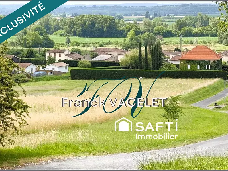 Terrain, 9 775 m²