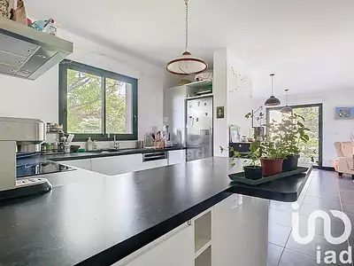 Maison, 196 m²
