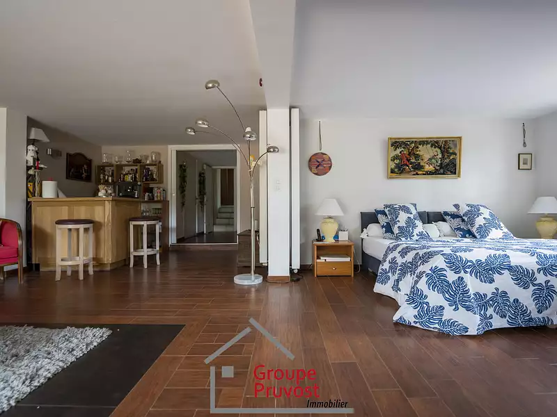 Maison, 240 m²