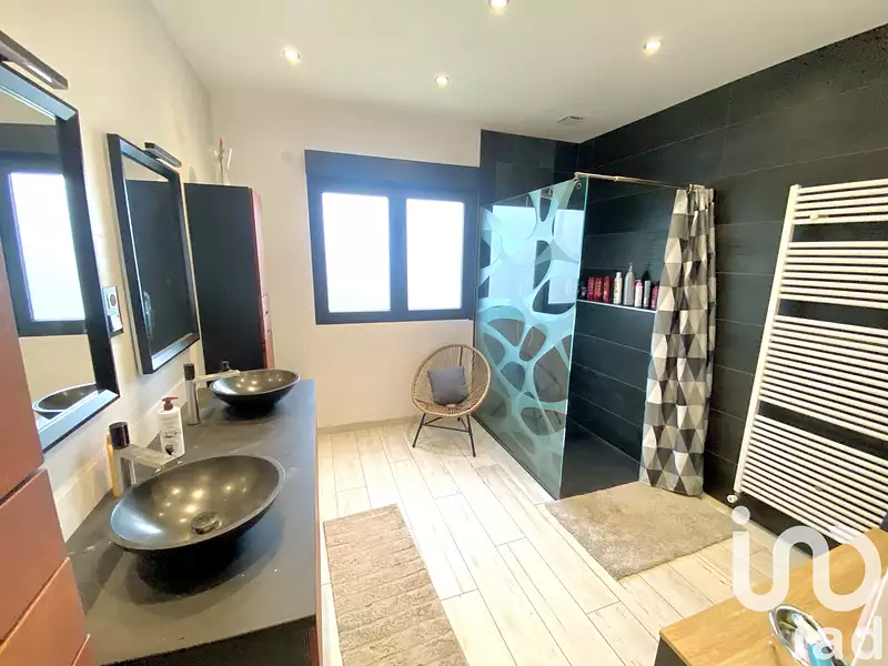 Maison, 226 m²