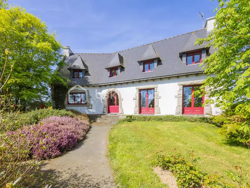Maison, 218 m²