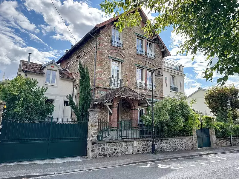 Maison, 301 m²