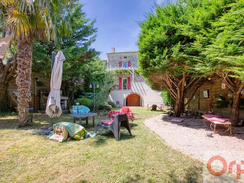 Maison, 243 m²