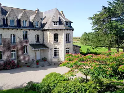 Maison, 1 700 m²