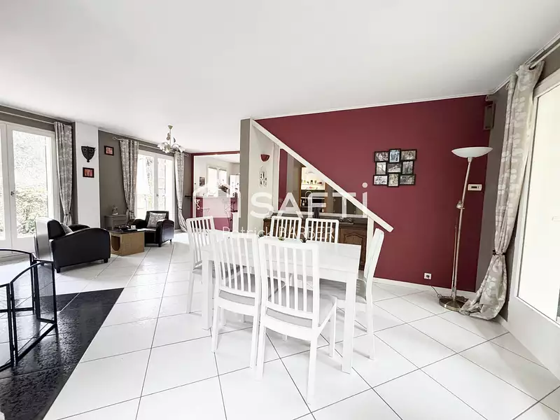 Maison, 254 m²