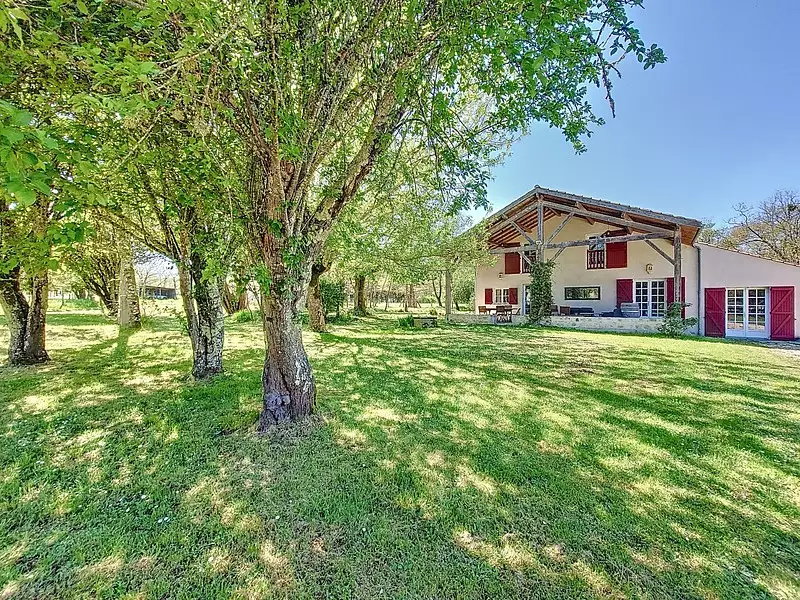 Maison, 235 m²