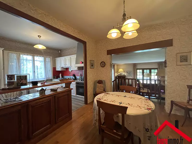 Maison, 161 m²