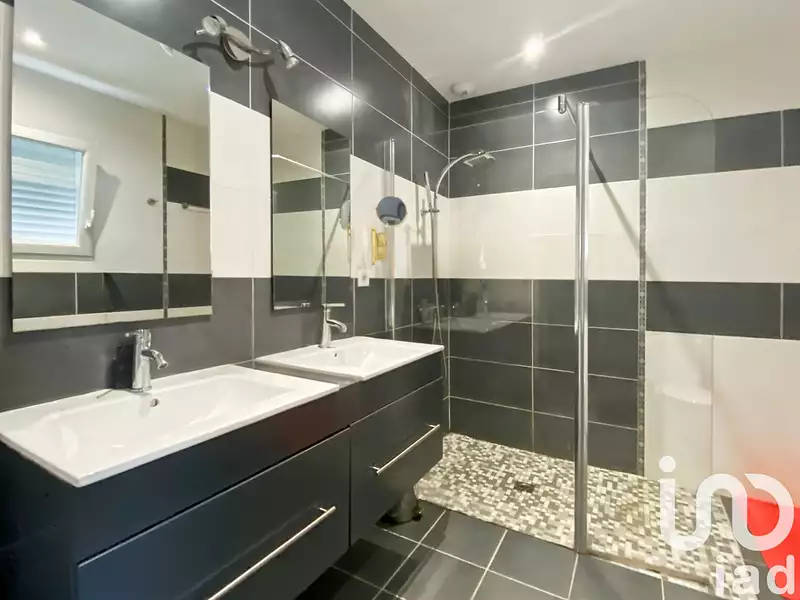 Maison, 143 m²