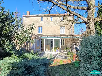 Maison, 248 m²