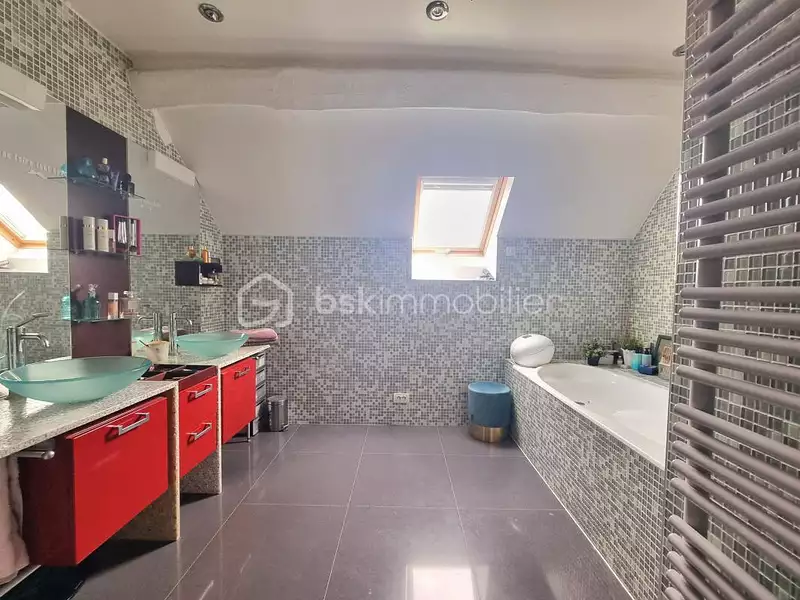 Maison, 245 m²