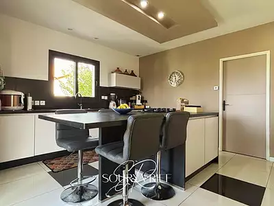 Maison, 165 m²