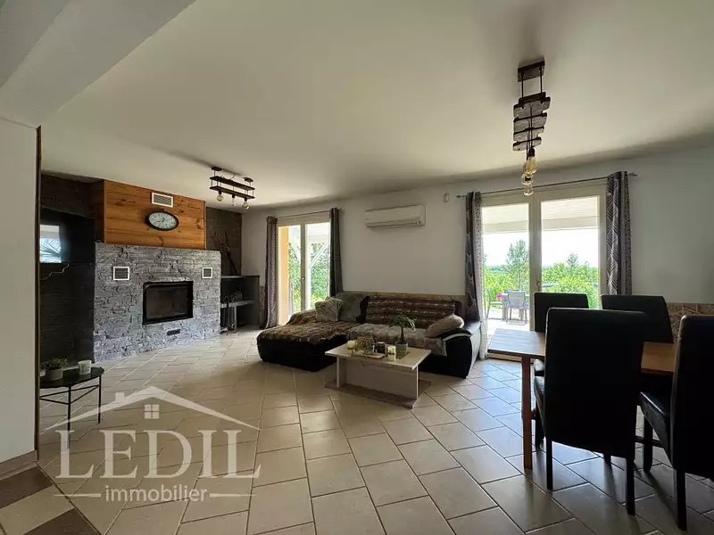 Maison, 140 m²