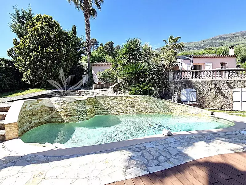 Maison, 180 m²