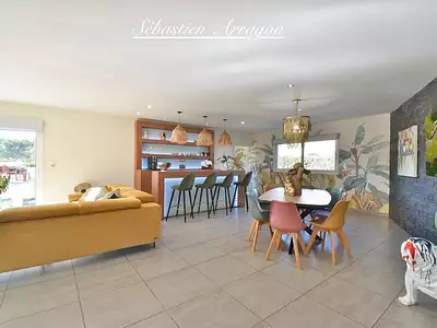 Maison, 195 m²