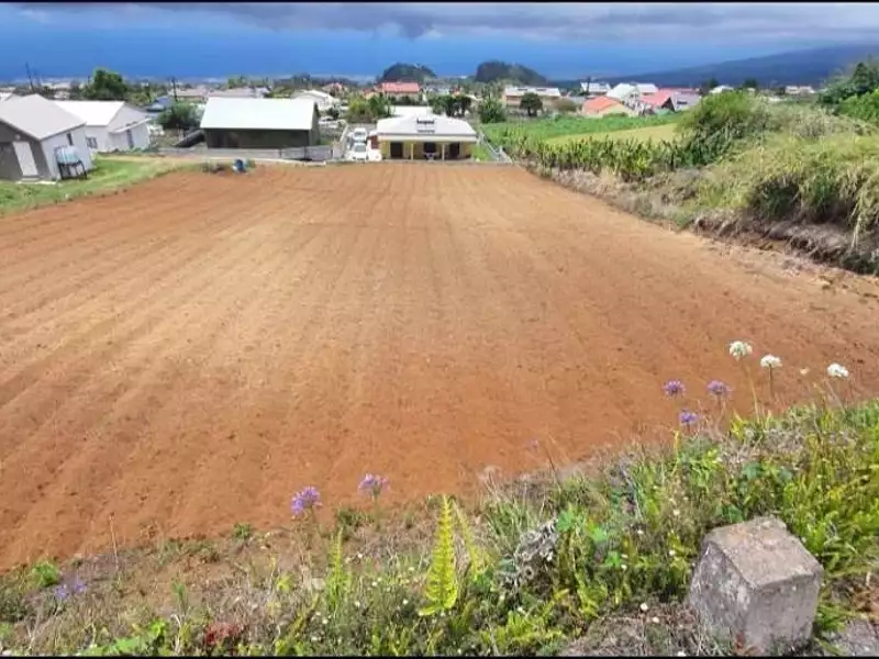 Terrain, 758 m²