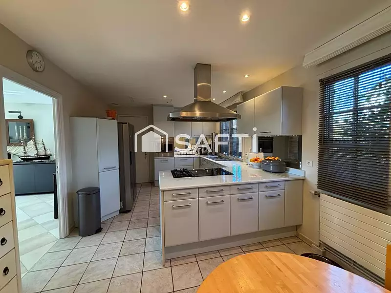 Maison, 336 m²