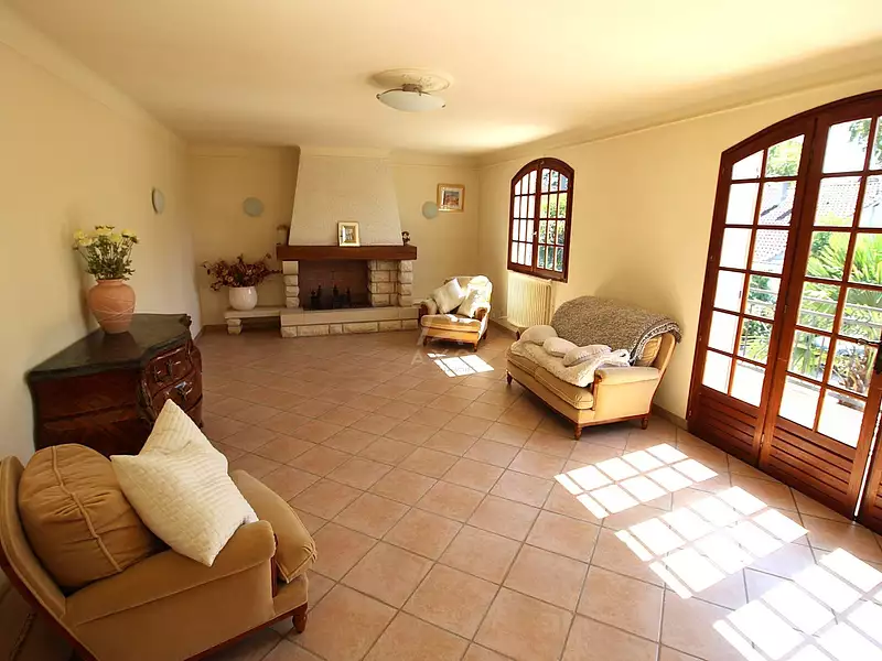 Maison, 256 m²