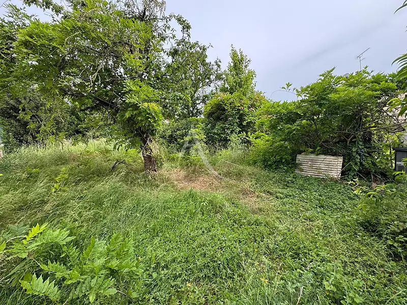 Terrain, 373 m²