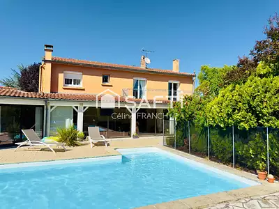 Maison, 240 m²
