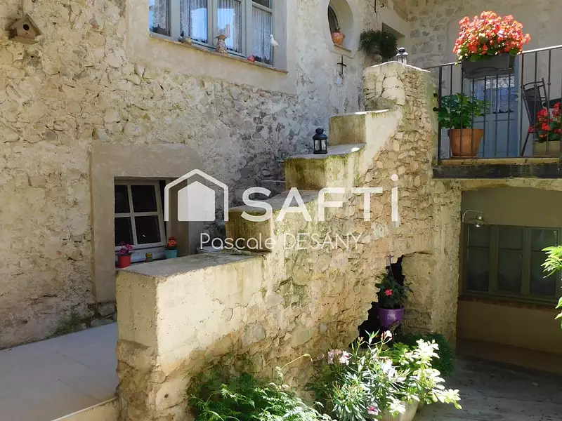 Maison, 245 m²