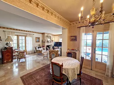 Maison, 271 m²