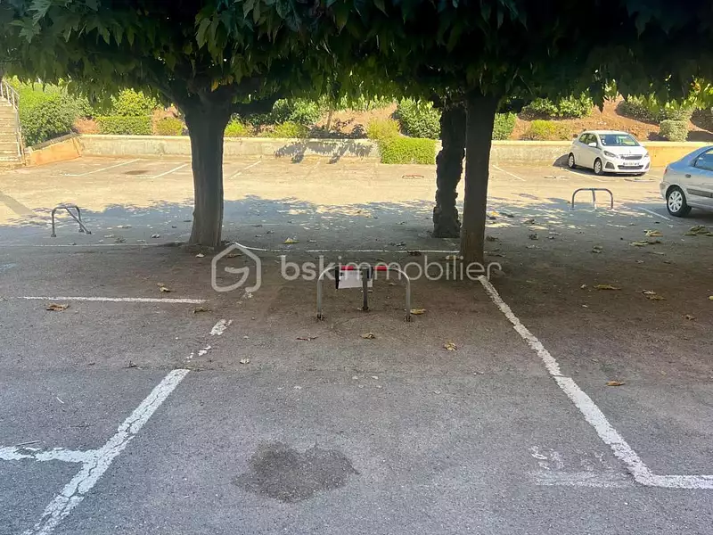 Parking, 12 m²