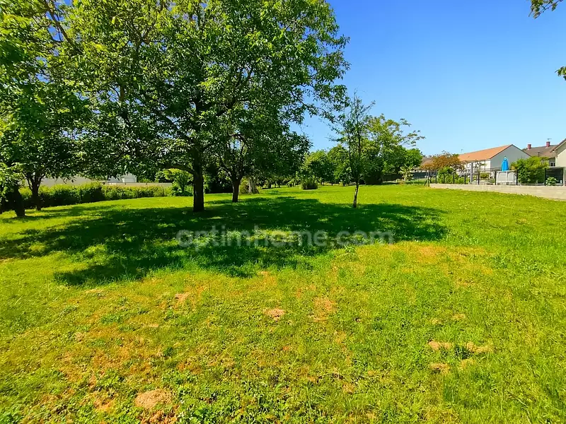 Terrain, 2 110 m²