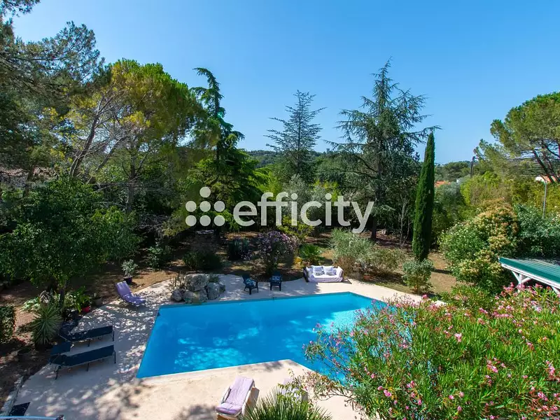 Maison, 230 m²