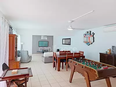 Maison, 196 m²