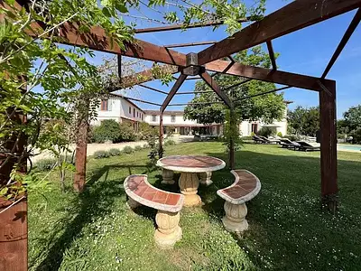 Maison, 825 m²