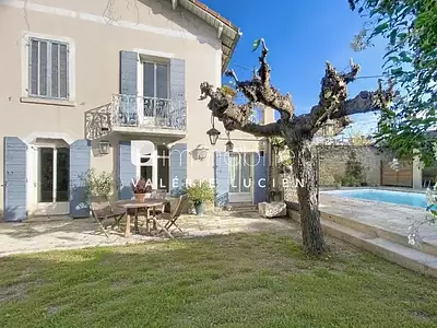 Maison, 248 m²