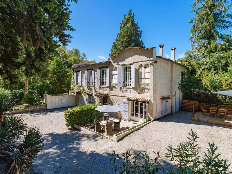 Maison, 235 m²