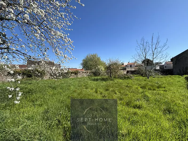 Terrain, 1 079 m²