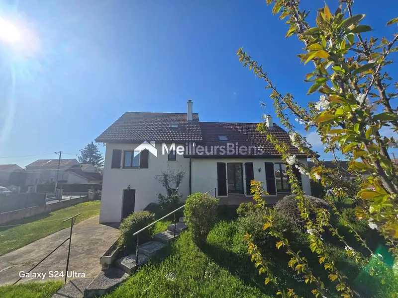 Maison, 166 m²