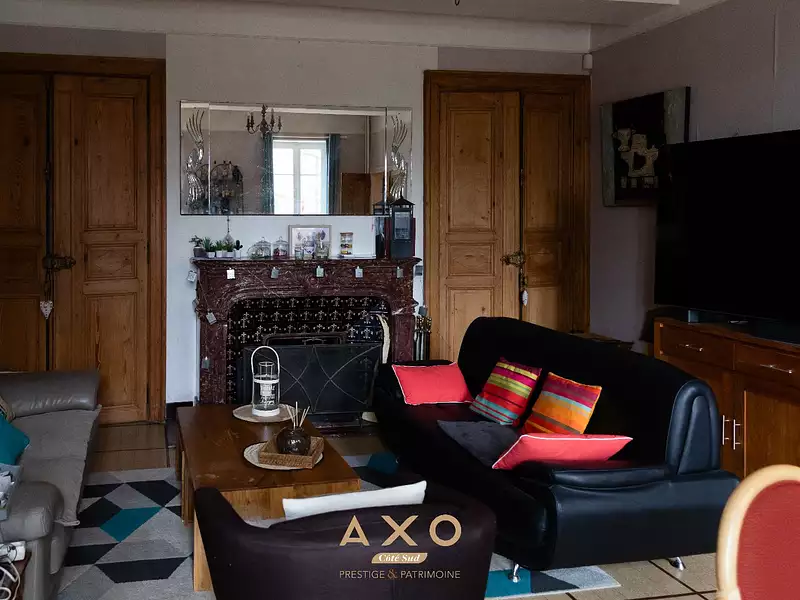 Maison, 1 020 m²