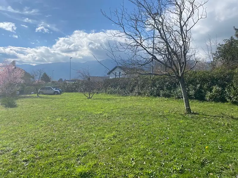 Terrain, 1 999 m²
