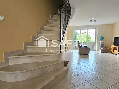 Maison, 275 m²