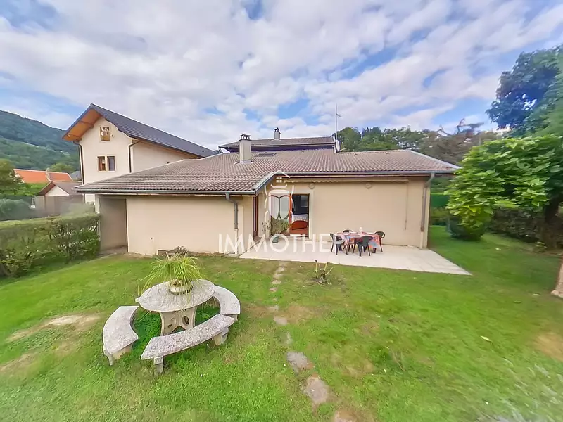 Maison, 248 m²
