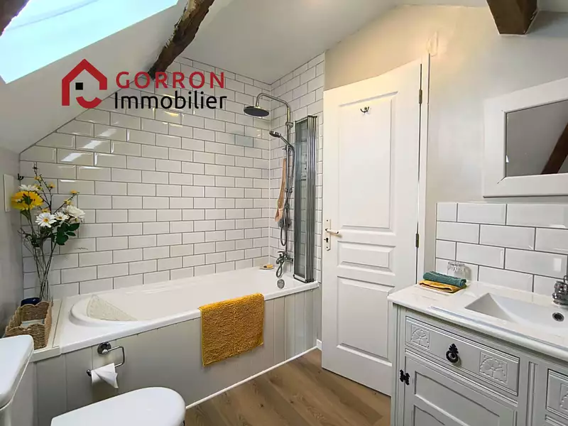 Maison, 248 m²