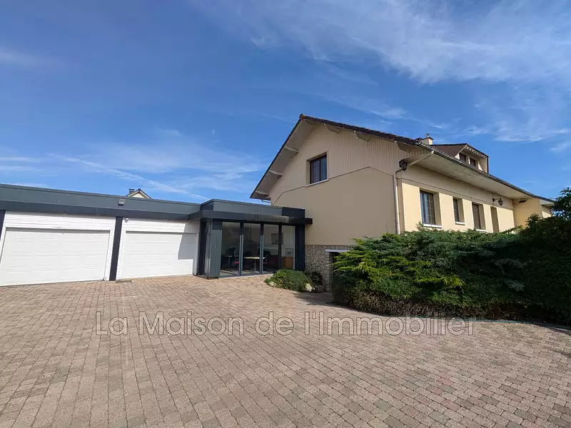 Maison, 167 m²