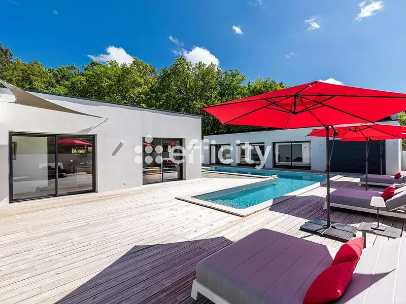 Maison, 340 m²