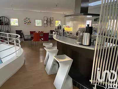 Maison, 242 m²