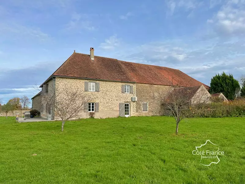 Maison, 381 m²