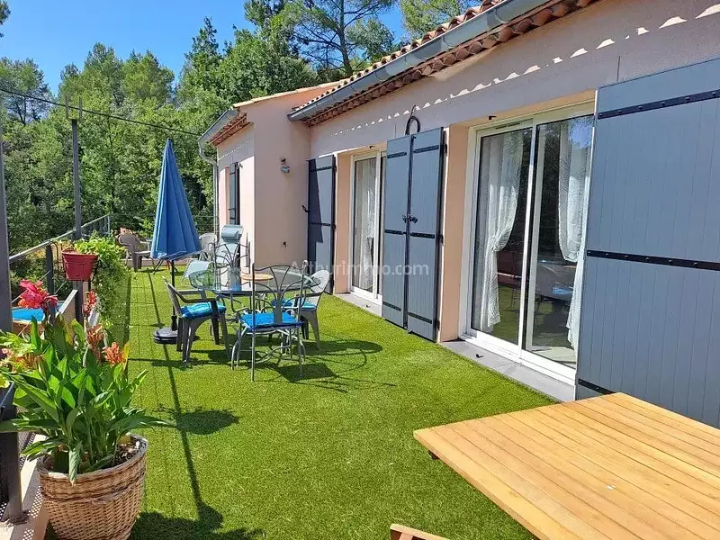 Maison, 240 m²