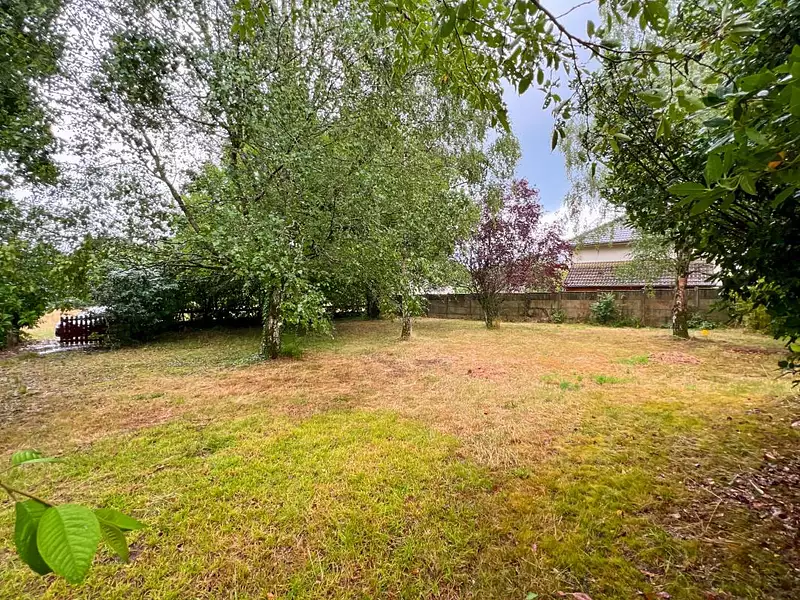 Terrain, 1 353 m²