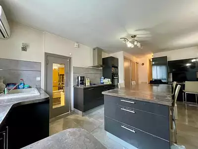 Immeuble, 410 m²