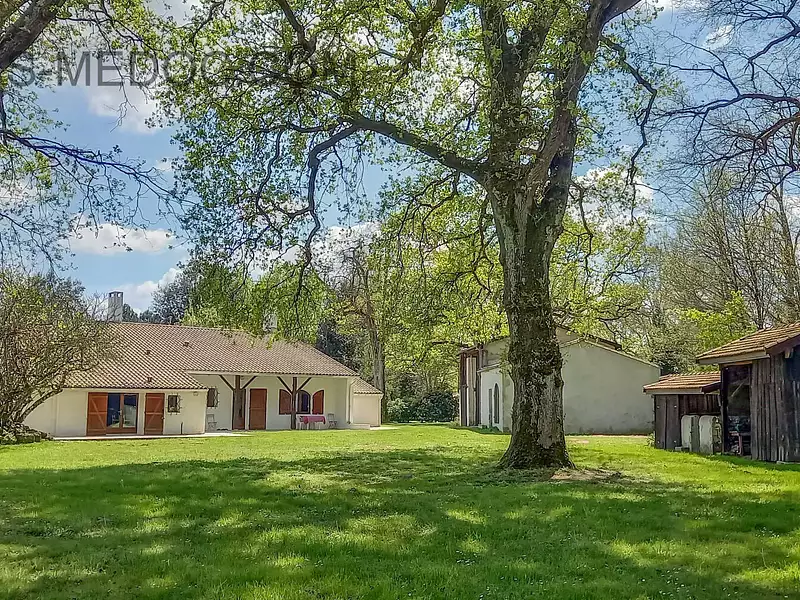 Maison, 240 m²