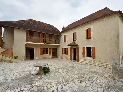 Maison, 242 m²