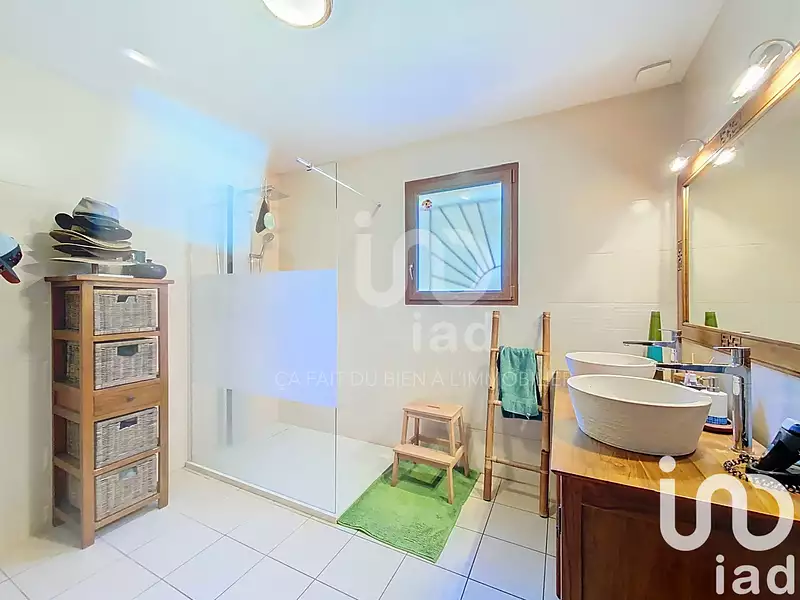 Maison, 242 m²