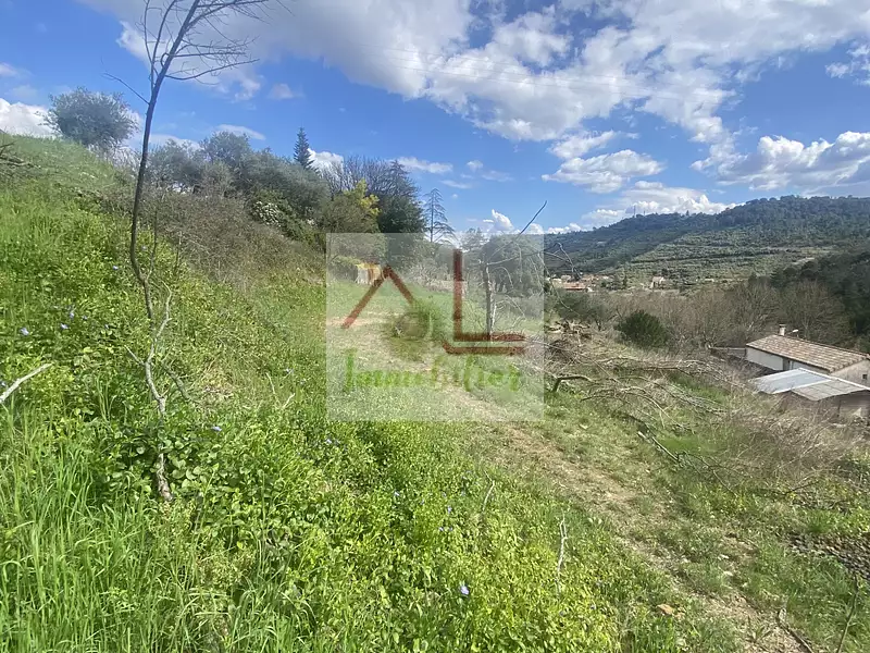 Terrain, 1 669 m²
